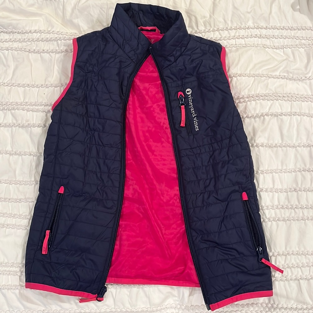 Vineyard Vines girls navy quilted vest with pink lining and trim. Gently worn.
